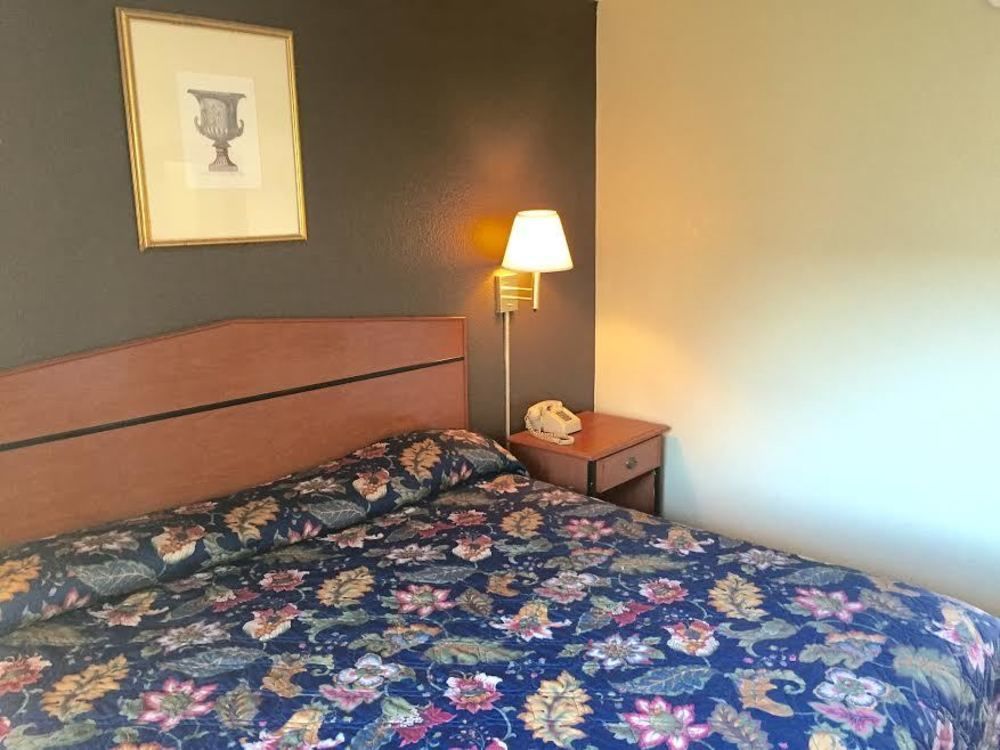 Budget Inn Tallahassee Zewnętrze zdjęcie