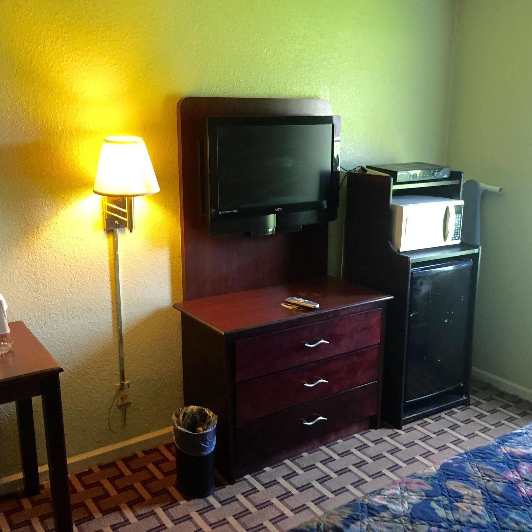 Budget Inn Tallahassee Zewnętrze zdjęcie